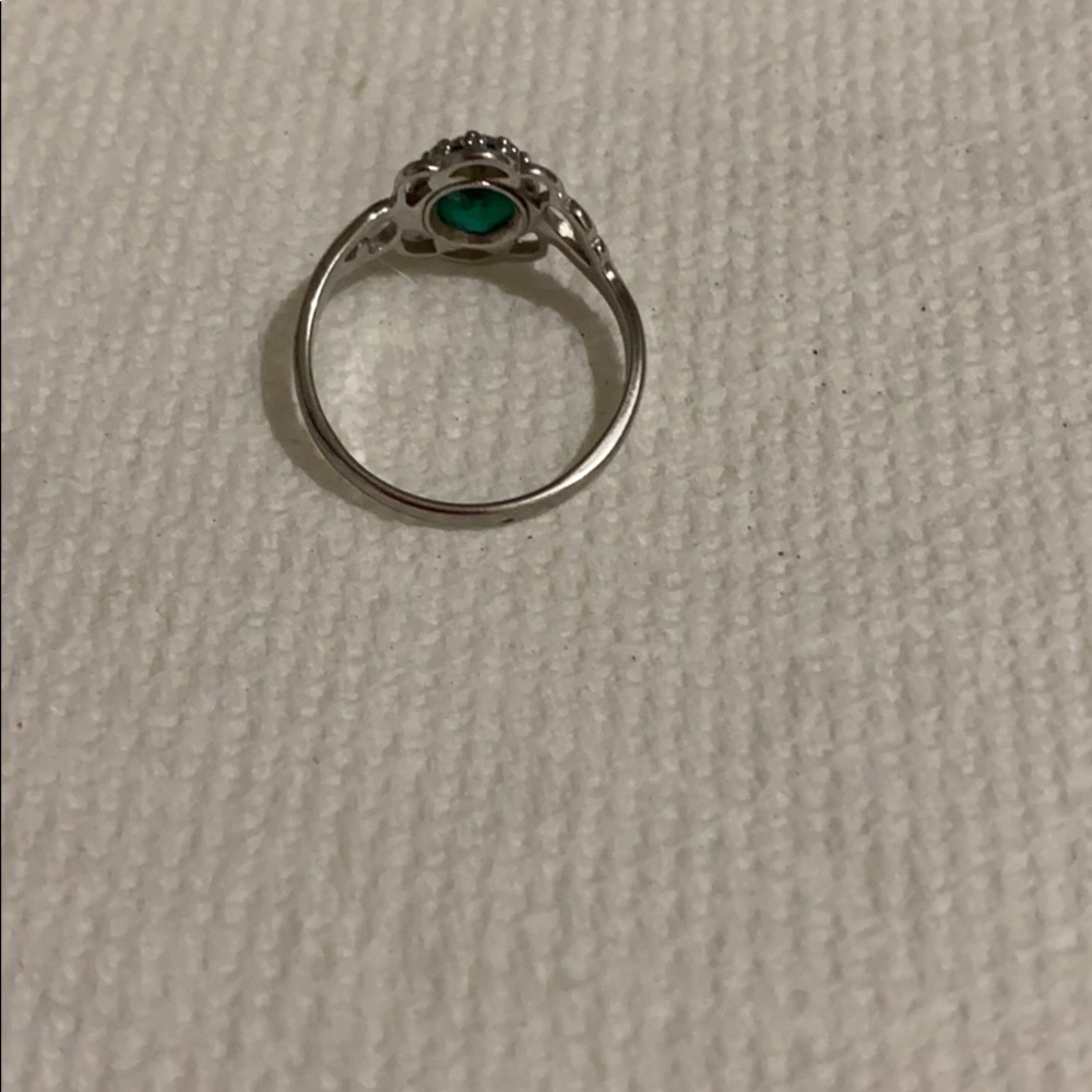Sterling silver and green stone ring - Picture 3 of 5